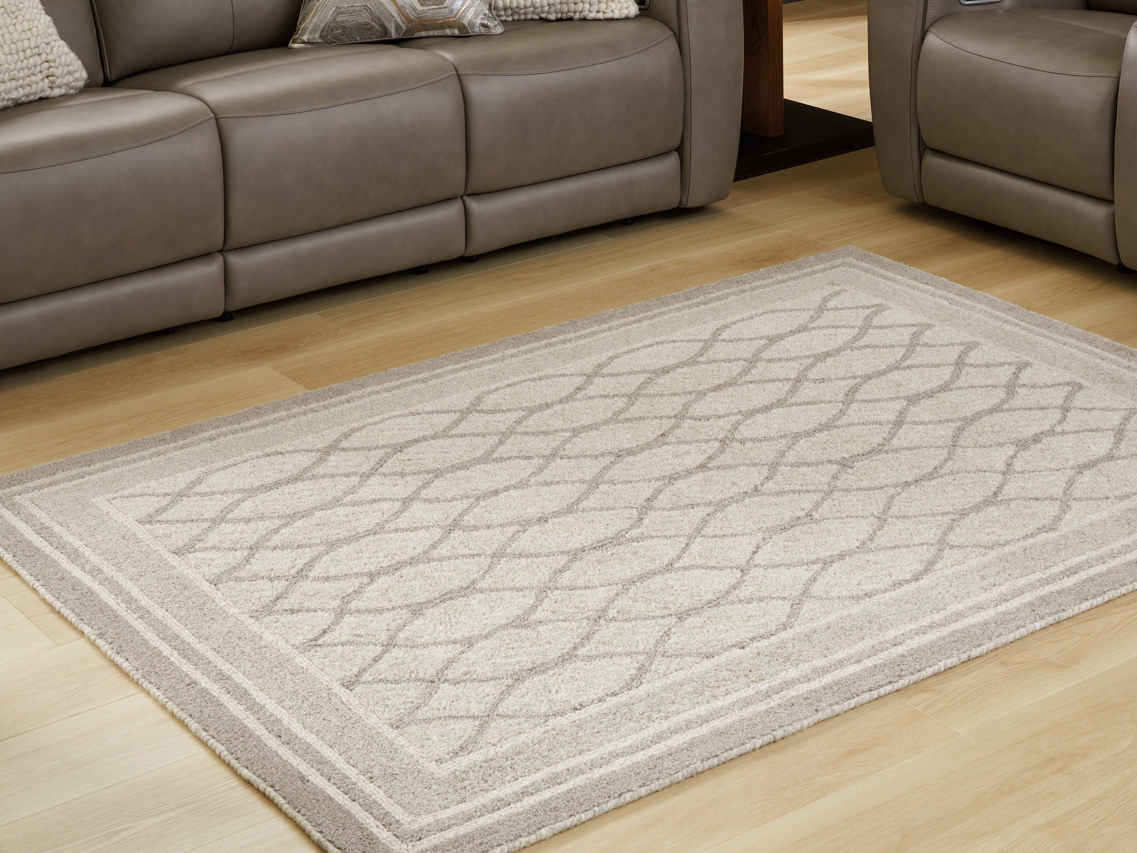 Leasing Furniture - Ashley Furniture - Wimney Rug - Medium Rug / Gray - R407282