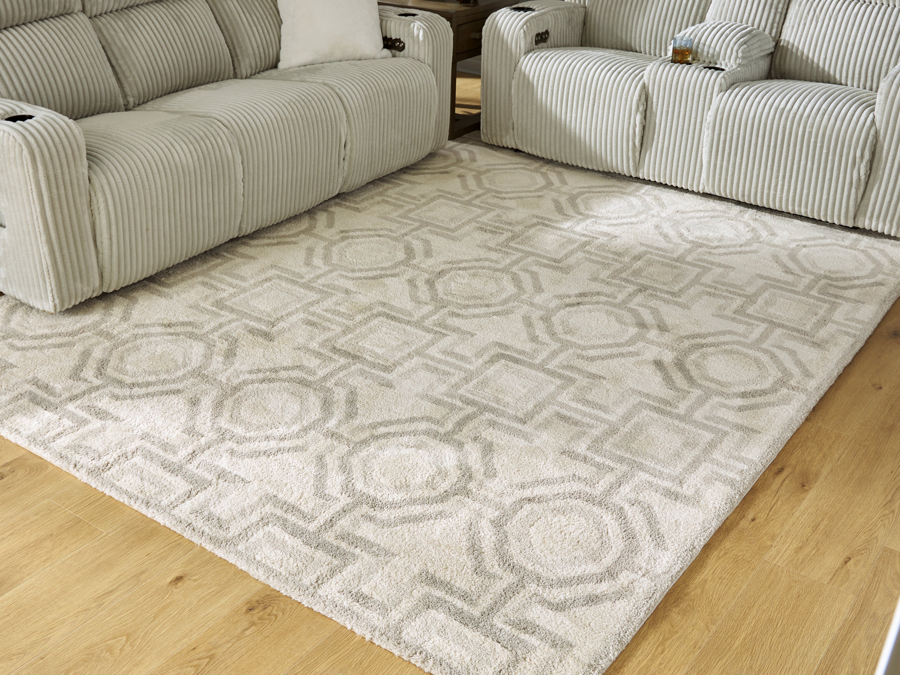 Leasing Furniture - Ashley Furniture - Maconville Rug - Large Rug / Ivory/Gray - R407321