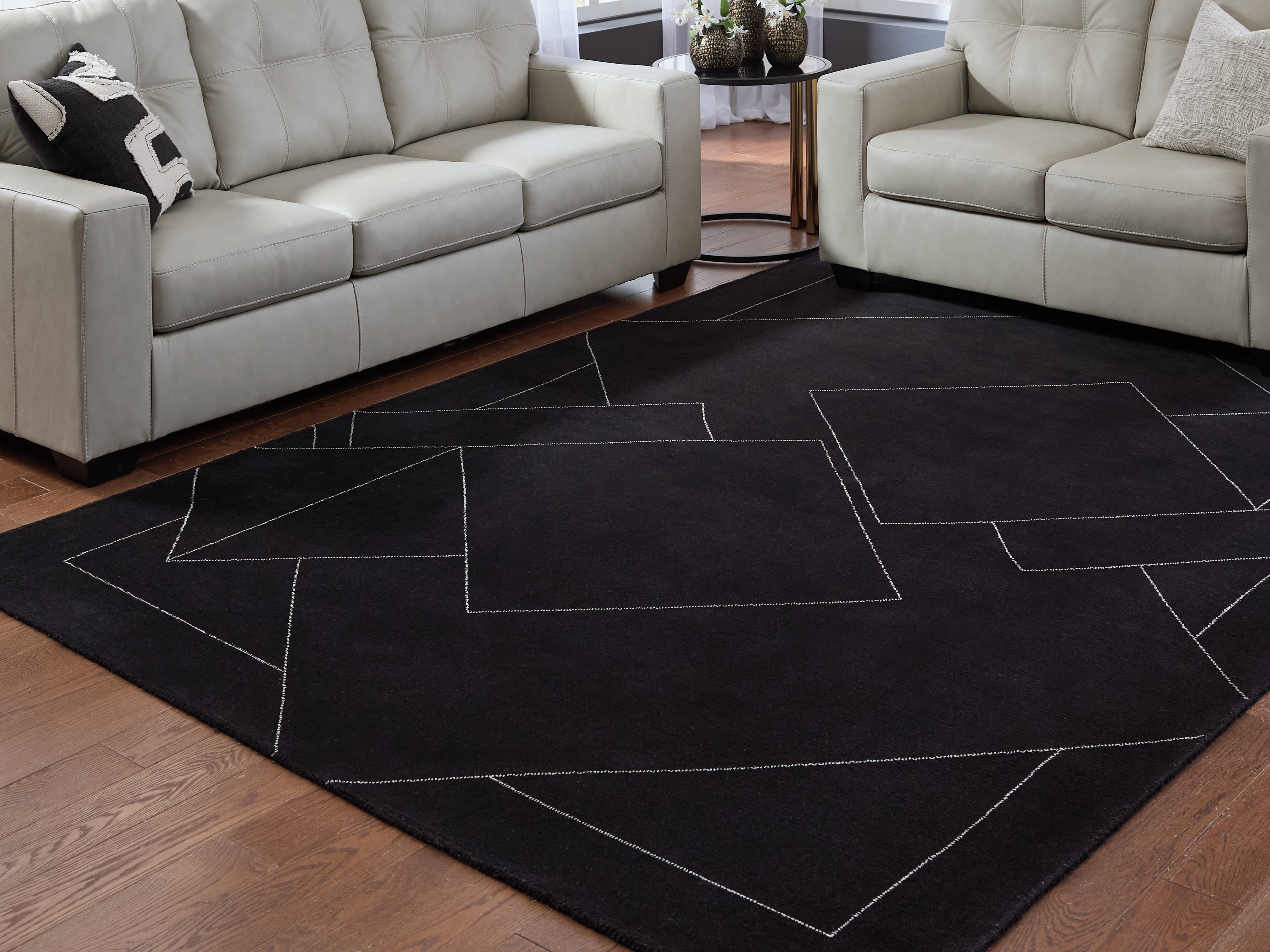 Leasing Furniture - Ashley Furniture - Marav Rug - 5' x 7' Area Rug / Black/White - R407532