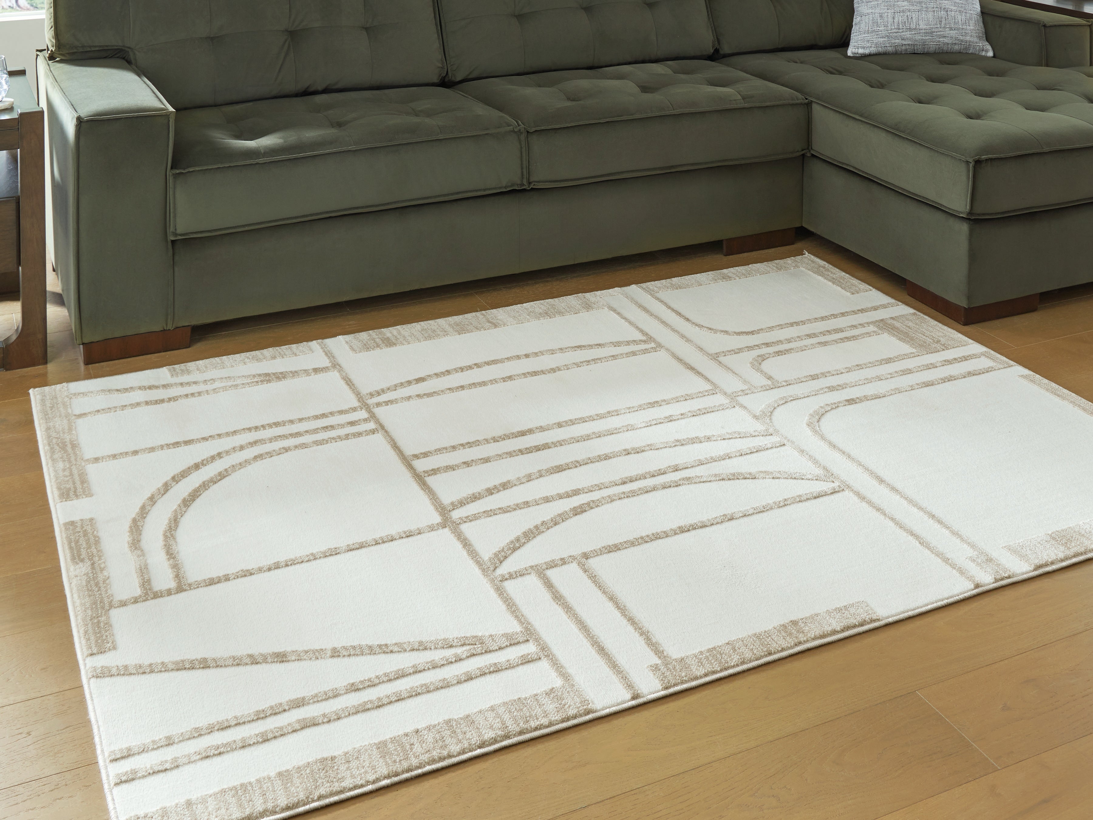 Leasing Furniture - Ashley Furniture - Farongrove Rug - 5'3" x 7' Area Rug / Ivory/Beige - R407672