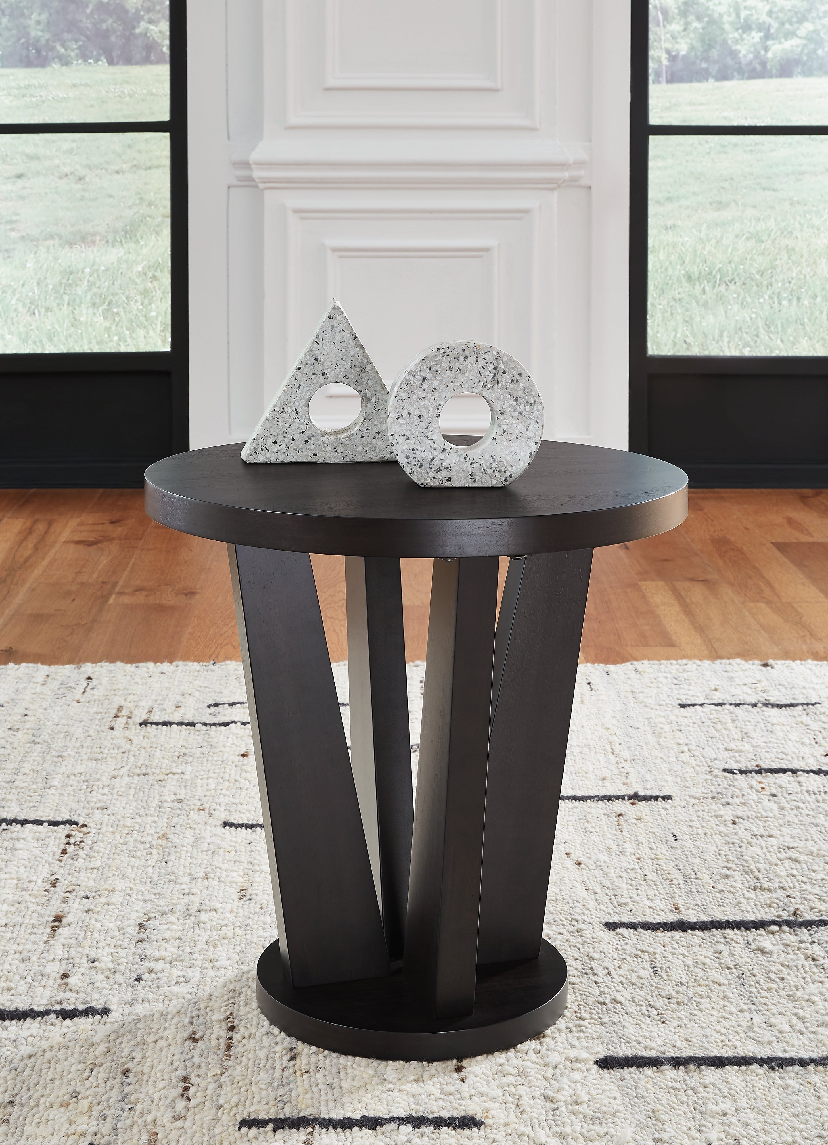 Leasing Furniture - Ashley Furniture - Chasinfield End Table - Round End Table / Dark Brown - T458-6