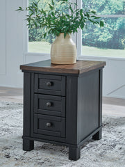 Leasing Furniture - Ashley Furniture - Wildenauer Chairside End Table - Chair Side End Table / Brown/Black - T664-7