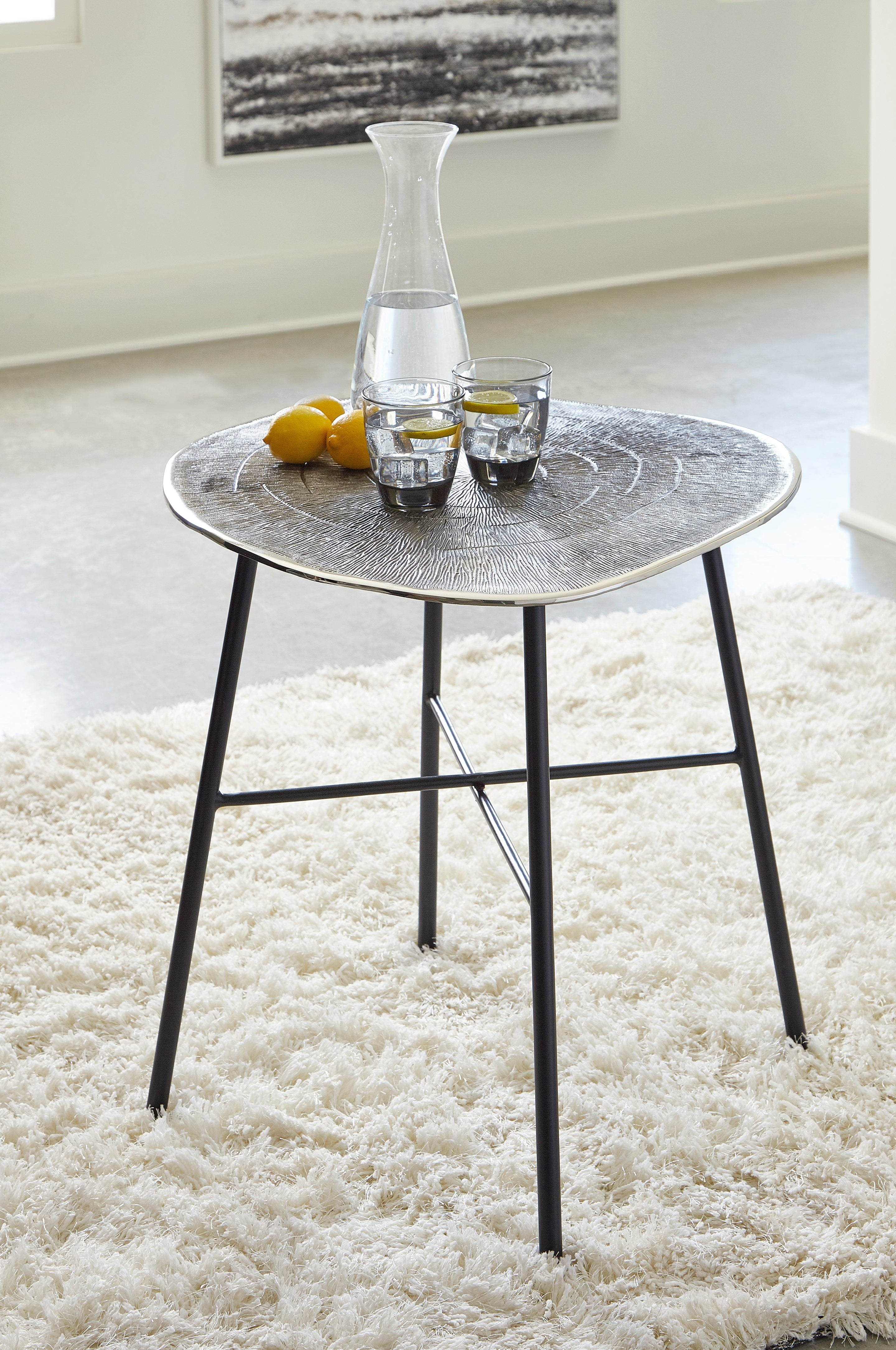 Leasing Furniture - Ashley Furniture - Laverford End Table - Round End Table / Chrome/Black - T836-6